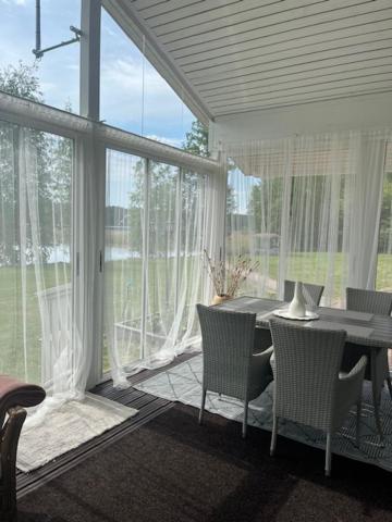 Wonderful Cottage By The Lake Hautjarvi 外观 照片